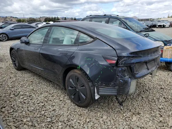 5YJ3E1EA6SF933914 2025 TESLA MODEL 3 - Image 2