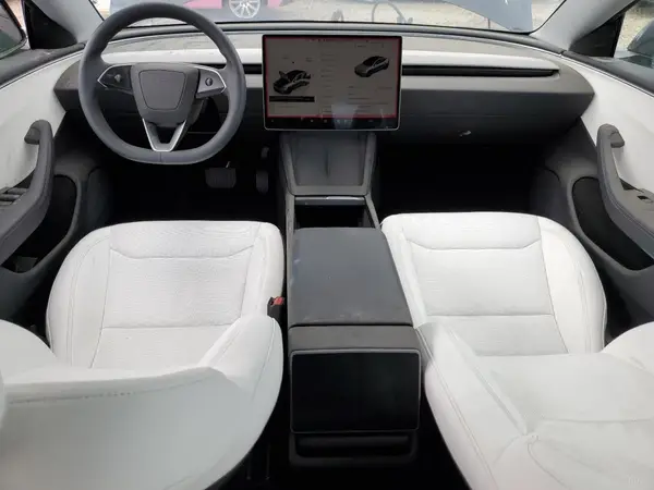 5YJ3E1EA6SF933914 2025 TESLA MODEL 3 - Image 8