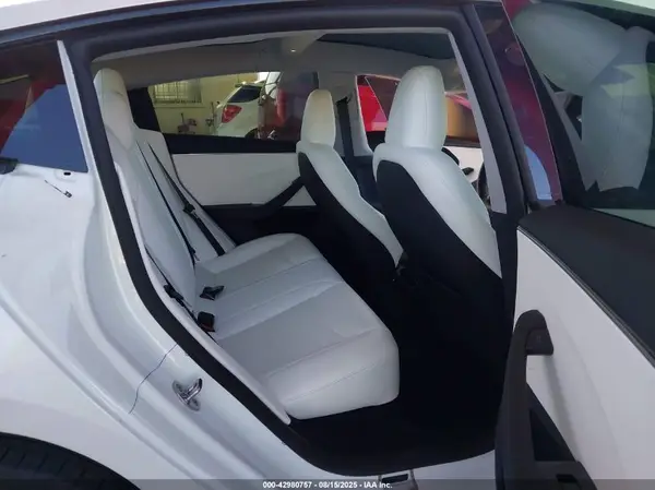 5YJ3E1EA6SF938448 2025 TESLA MODEL 3 - Image 8
