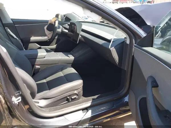 5YJ3E1EA6SF939292 2025 TESLA MODEL 3 - Image 8