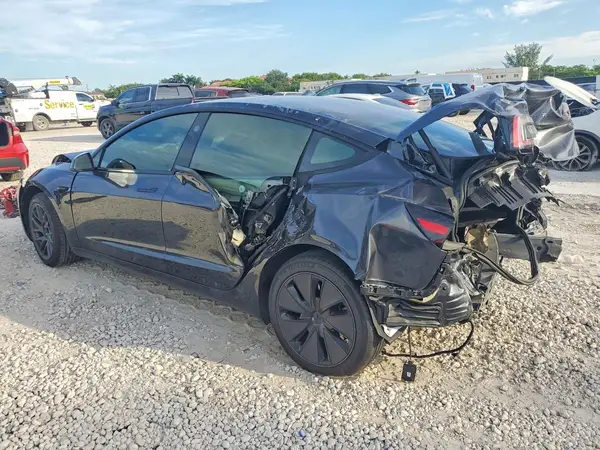5YJ3E1EA6SF953497 2025 TESLA MODEL 3 - Image 2