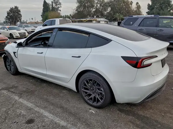 5YJ3E1EA6SF964967 2025 TESLA MODEL 3 - Image 2