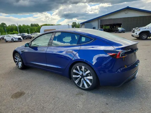5YJ3E1EA6SF965889 2025 TESLA MODEL 3 - Image 2