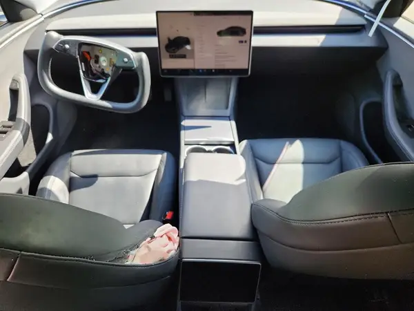 5YJ3E1EA6SF965889 2025 TESLA MODEL 3 - Image 8