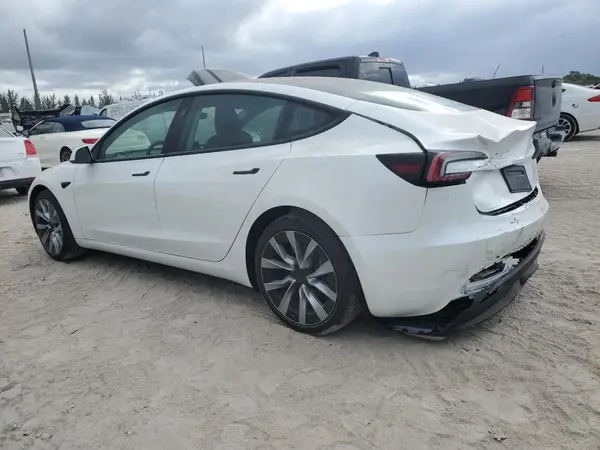 5YJ3E1EA6SF976018 2025 TESLA MODEL 3 - Image 2