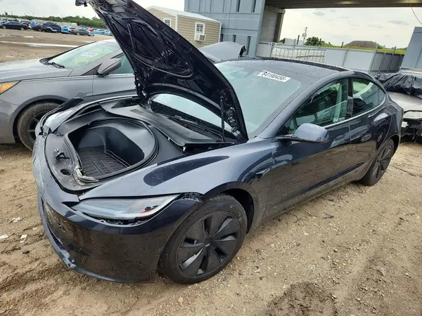 5YJ3E1EA6SF977203 2025 TESLA MODEL 3 - Image 1