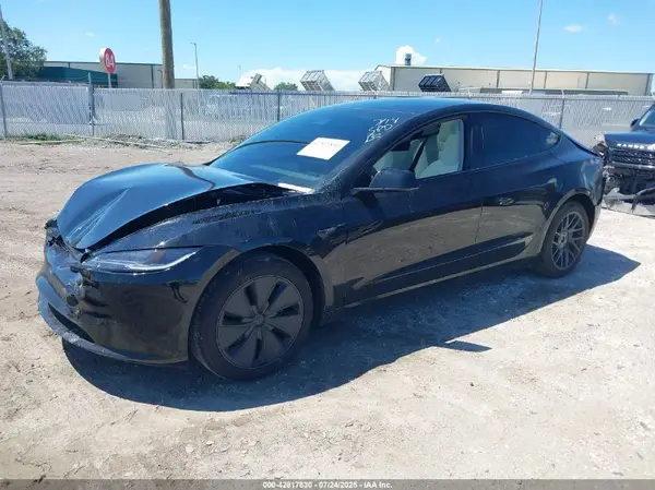 5YJ3E1EA6SF985379 2025 TESLA MODEL 3 - Image 2