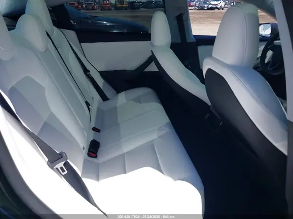 5YJ3E1EA6SF985379 2025 TESLA MODEL 3 - Image 8