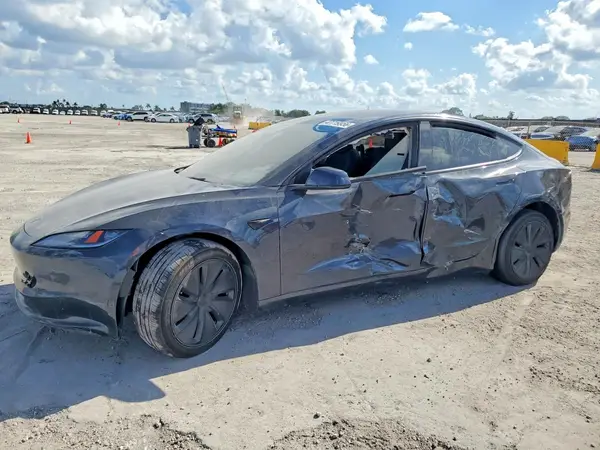 5YJ3E1EA6SF988492 2025 TESLA MODEL 3 - Image 1