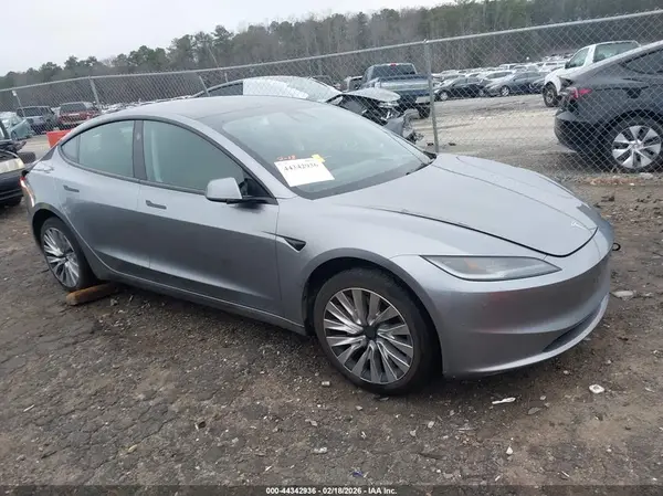 5YJ3E1EA6SF989240 2025 TESLA MODEL 3 - Image 1