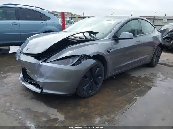 5YJ3E1EA6TF118081 2026 TESLA MODEL 3 - Image 2