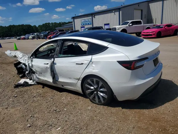 5YJ3E1EA6TF118193 2026 TESLA MODEL 3 - Image 2