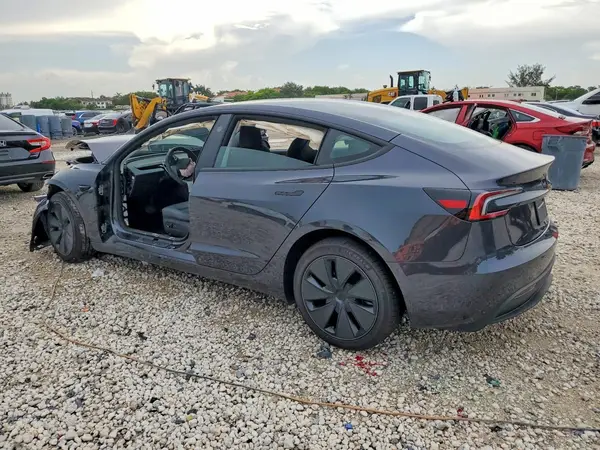 5YJ3E1EA6TF125497 2026 TESLA MODEL 3 - Image 2