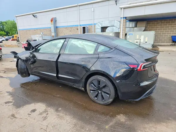 5YJ3E1EA6TF139075 2026 TESLA MODEL 3 - Image 2