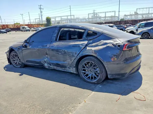 5YJ3E1EA6TF157981 2026 TESLA MODEL 3 - Image 2
