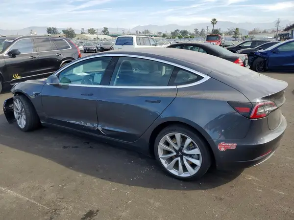 5YJ3E1EA7JF003339 2018 TESLA MODEL 3 - Image 2