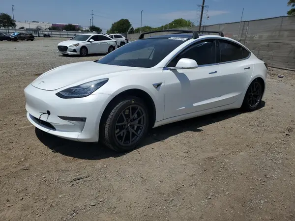 5YJ3E1EA7JF005687 2018 TESLA MODEL 3 - Image 1