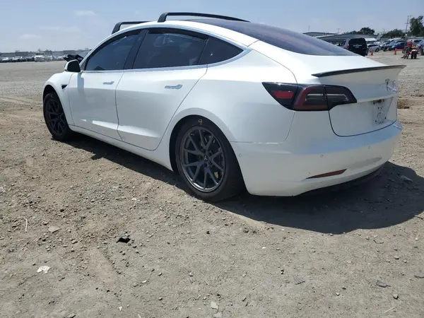 5YJ3E1EA7JF005687 2018 TESLA MODEL 3 - Image 2