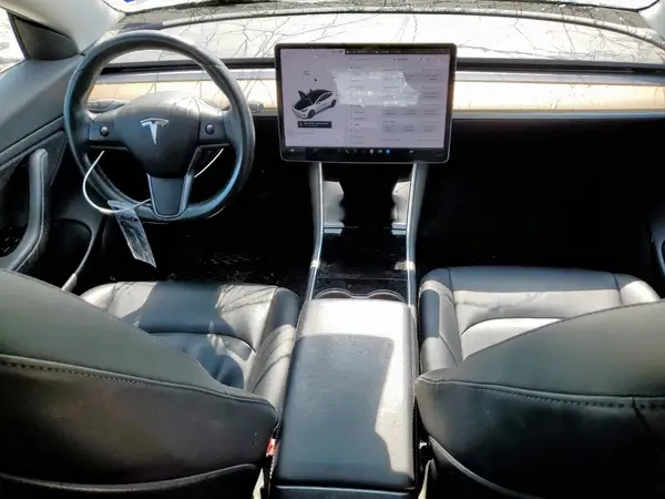 5YJ3E1EA7JF005740 2018 TESLA MODEL 3 - Image 8