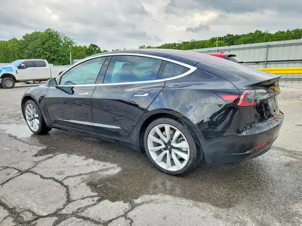 5YJ3E1EA7JF005835 2018 TESLA MODEL 3 - Image 2