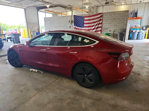 5YJ3E1EA7JF006256 2018 TESLA MODEL 3 - Image 2