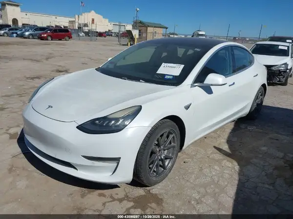 5YJ3E1EA7JF007536 2018 TESLA MODEL 3 - Image 2