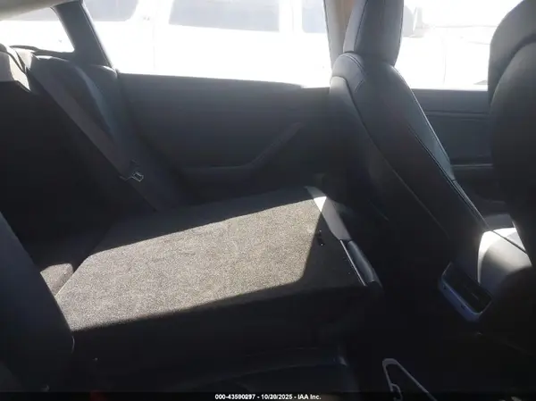 5YJ3E1EA7JF007536 2018 TESLA MODEL 3 - Image 8