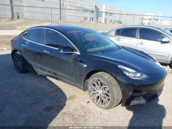 5YJ3E1EA7JF007617 2018 TESLA MODEL 3 - Image 1