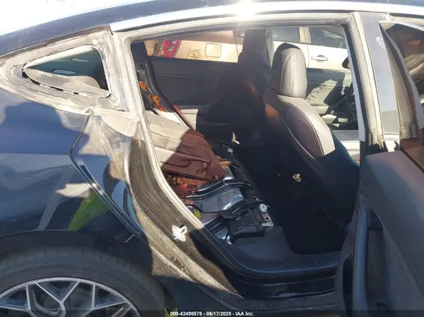 5YJ3E1EA7JF007617 2018 TESLA MODEL 3 - Image 8