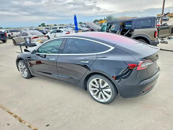 5YJ3E1EA7JF007620 2018 TESLA MODEL 3 - Image 2