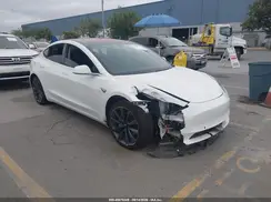 5YJ3E1EA7JF008332 2018 TESLA MODEL 3