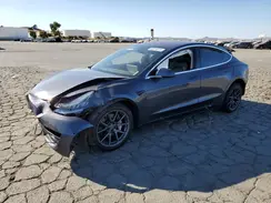 5YJ3E1EA7JF008685 2018 TESLA MODEL 3