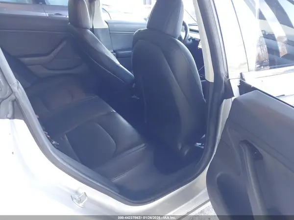 5YJ3E1EA7JF009688 2018 TESLA MODEL 3 - Image 8