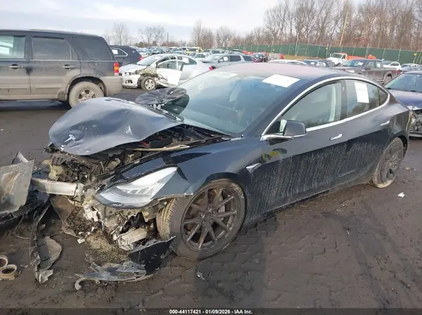 5YJ3E1EA7JF010131 2018 TESLA MODEL 3 - Image 2
