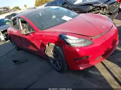 5YJ3E1EA7JF011683 2018 TESLA MODEL 3