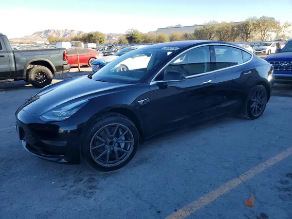 5YJ3E1EA7JF016088 2018 TESLA MODEL 3 - Image 1
