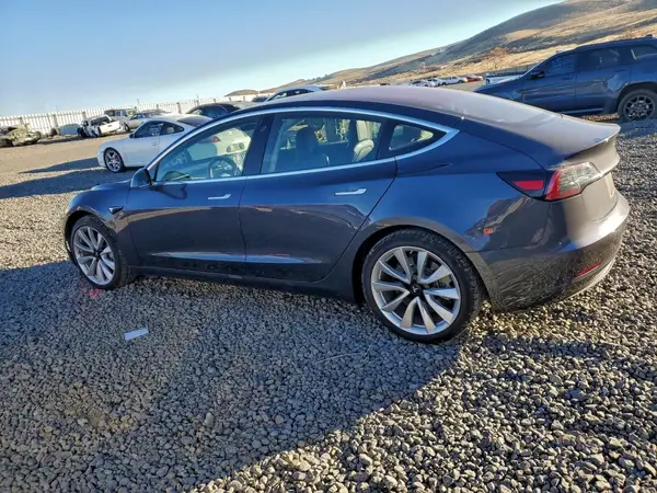 5YJ3E1EA7JF017578 2018 TESLA MODEL 3 - Image 2