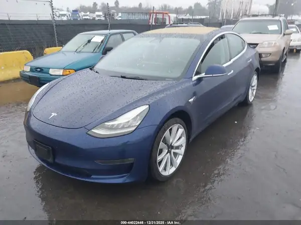 5YJ3E1EA7JF018262 2018 TESLA MODEL 3 - Image 2