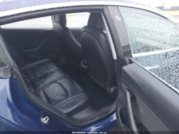 5YJ3E1EA7JF018262 2018 TESLA MODEL 3 - Image 8