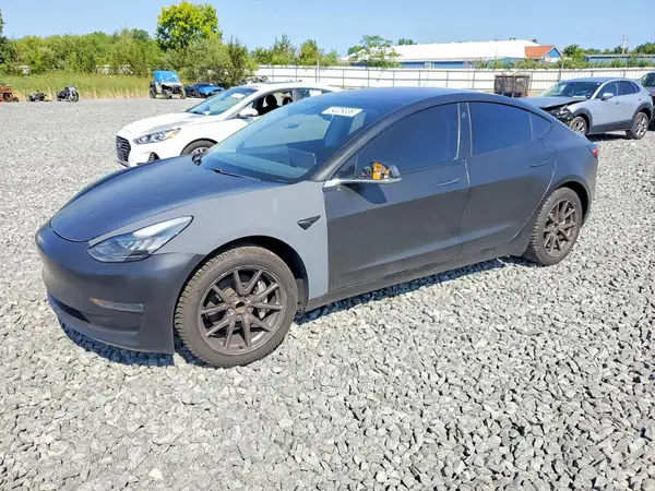 5YJ3E1EA7JF018553 2018 TESLA MODEL 3 - Image 1