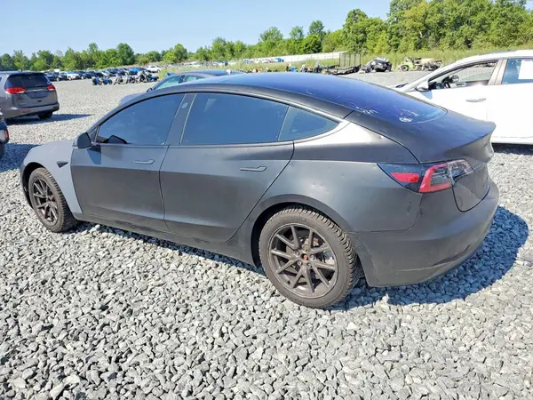 5YJ3E1EA7JF018553 2018 TESLA MODEL 3 - Image 2