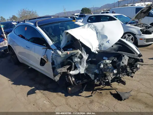 5YJ3E1EA7JF019783 2018 TESLA MODEL 3 - Image 1