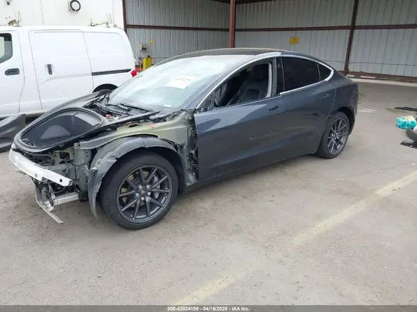 5YJ3E1EA7JF019962 2018 TESLA MODEL 3 - Image 2