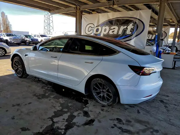 5YJ3E1EA7JF020559 2018 TESLA MODEL 3 - Image 2