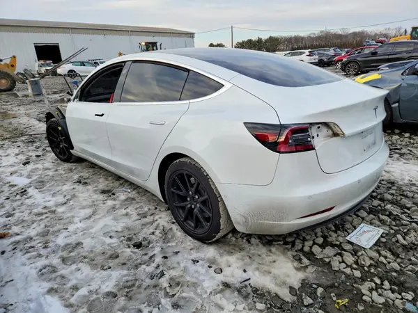 5YJ3E1EA7JF022991 2018 TESLA MODEL 3 - Image 2