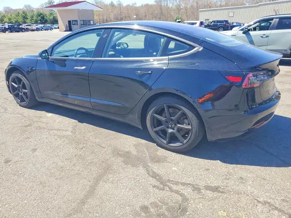 5YJ3E1EA7JF023476 2018 TESLA MODEL 3 - Image 2