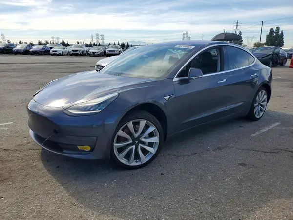 5YJ3E1EA7JF023946 2018 TESLA MODEL 3 - Image 1