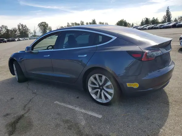 5YJ3E1EA7JF023946 2018 TESLA MODEL 3 - Image 2