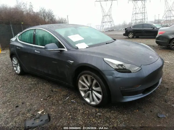 5YJ3E1EA7JF023994 2018 TESLA MODEL 3 - Image 1