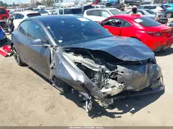 5YJ3E1EA7JF025700 2018 TESLA MODEL 3